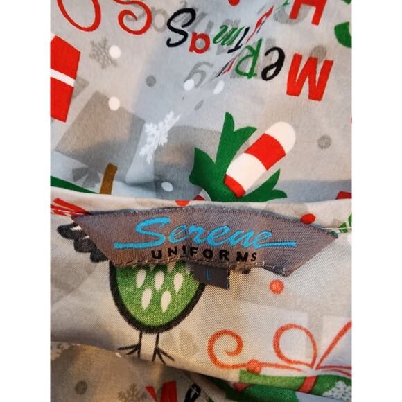 SERENE UNIFORMS Gray Christmas Owls and Snowflakes Scrubs Top SZ LARGE - Picture 6 of 6